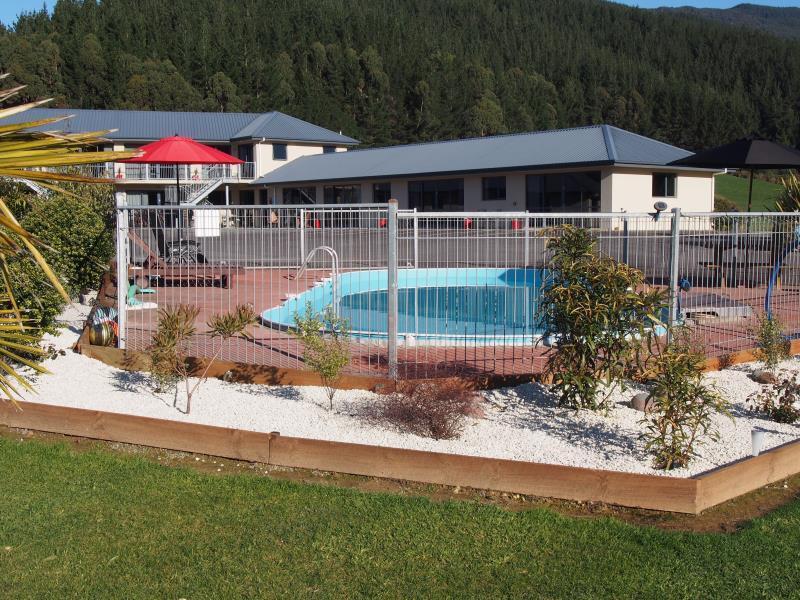 Linkwater Motel And Backpackers Exterior foto