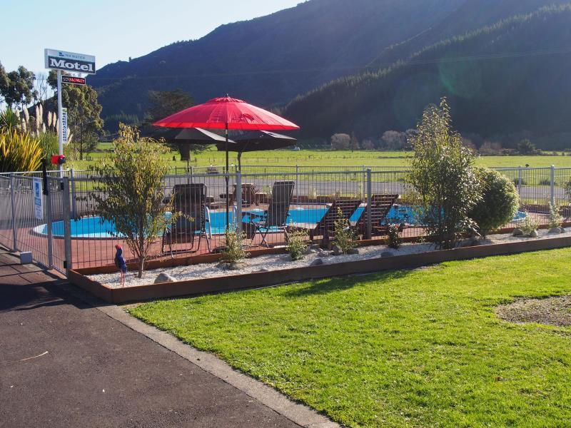 Linkwater Motel And Backpackers Exterior foto