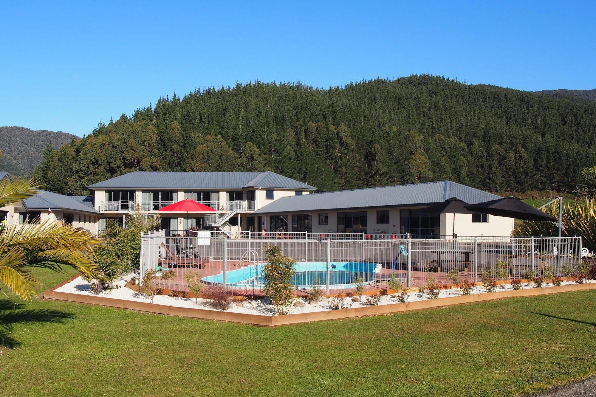 Linkwater Motel And Backpackers Exterior foto