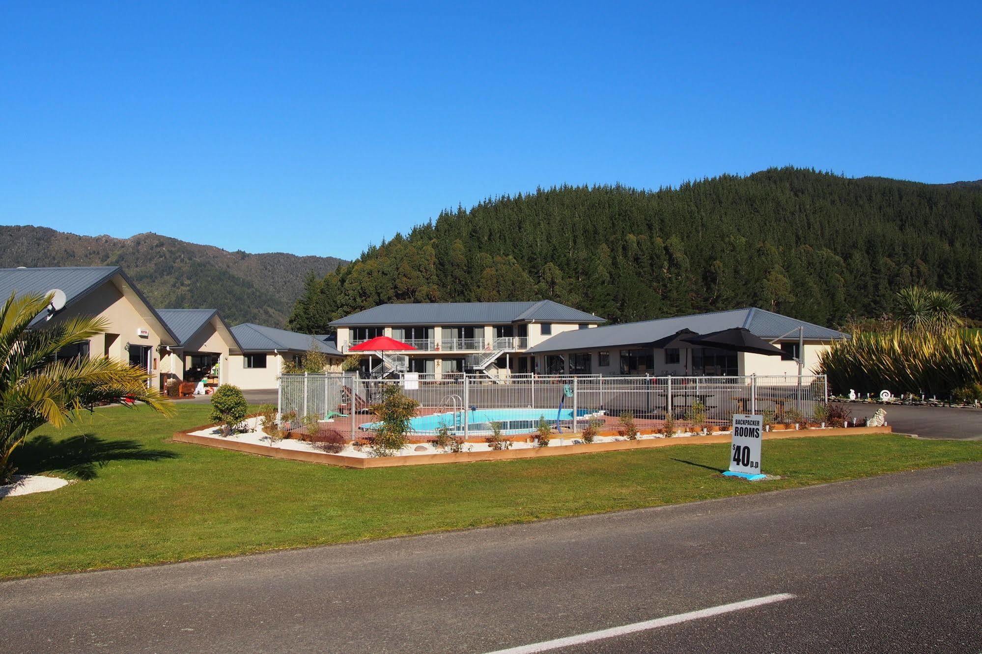 Linkwater Motel And Backpackers Exterior foto